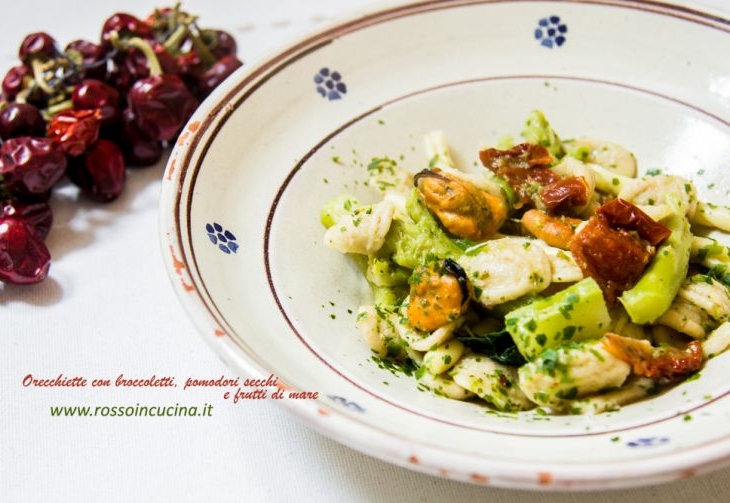 Ricetta Orecchiette Con Broccoletti Pomodori Secchi E Frutti Di Mare